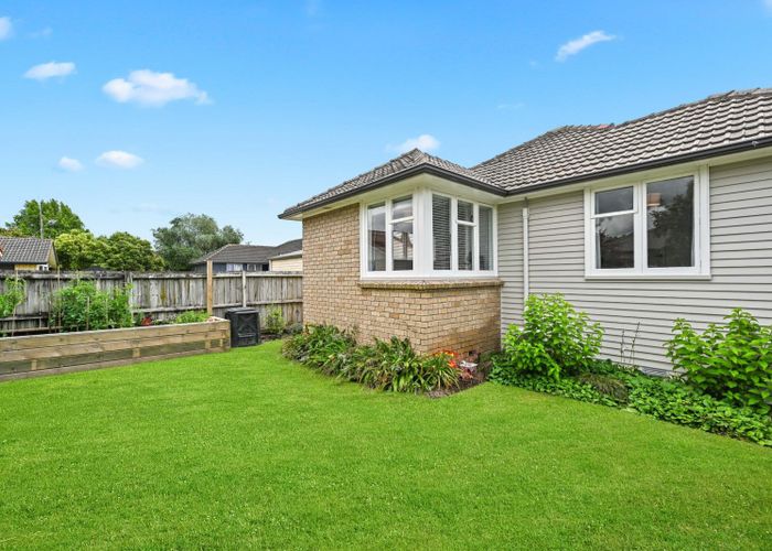  at 124 Clarkin Road, Fairfield, Hamilton