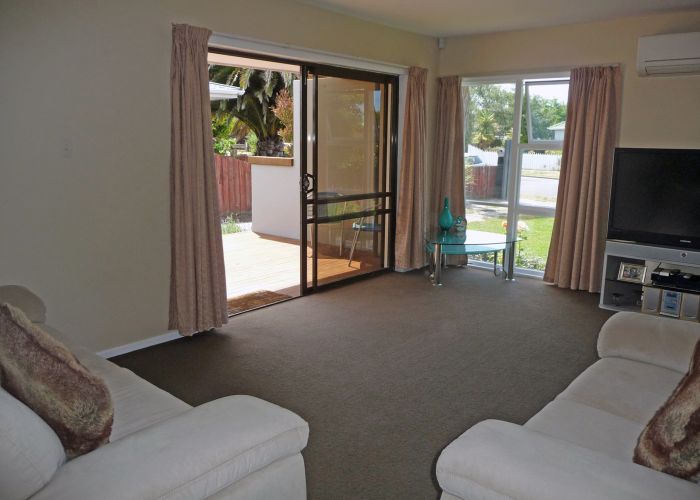 at 8 Besant Place, Avondale, Christchurch