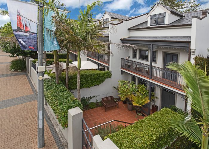  at 4/177 Hurstmere Road, Takapuna, Auckland