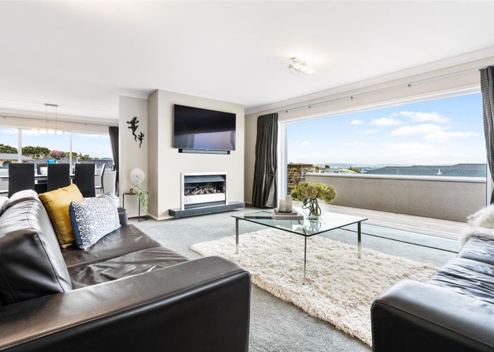  at 26 Bernleigh Terrace, West Harbour, Auckland