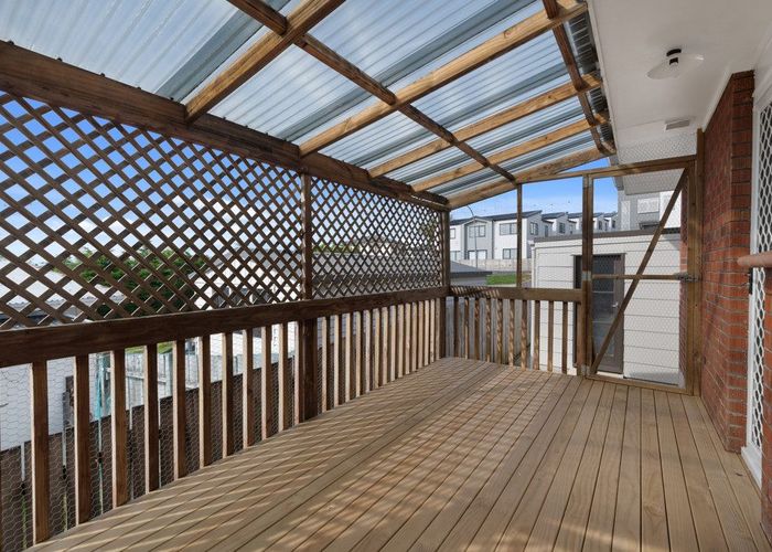  at 1/52 Nelson Street, Howick, Manukau City, Auckland