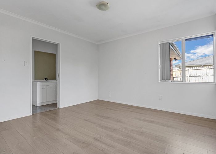  at 5 Caldecote Place, Flat Bush, Auckland