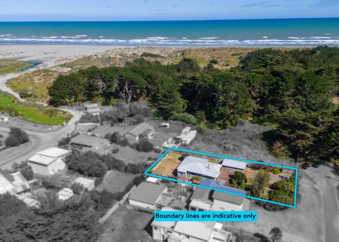  at 4 Hokio Road, Hokio Beach
