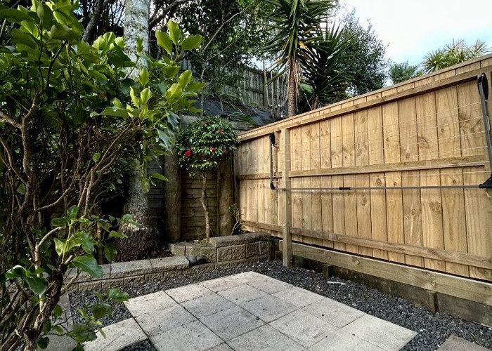  at 4/69 Target Road, Totara Vale, North Shore City, Auckland