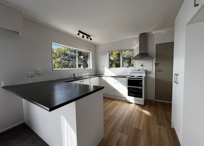  at 3B Sovereign Place, Glenfield, North Shore City, Auckland
