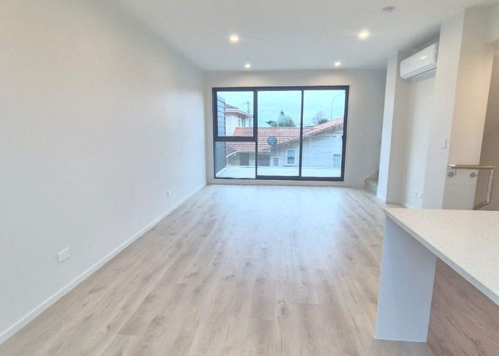  at 10/130 Rosebank Road, Avondale, Auckland City, Auckland