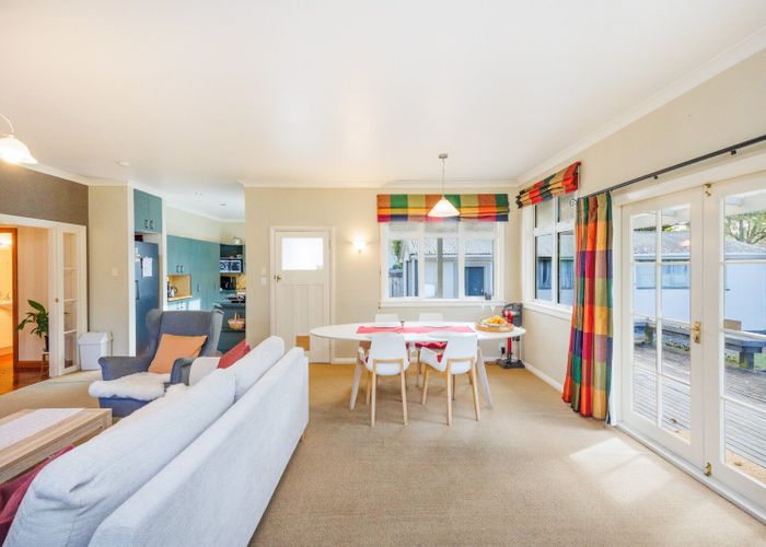  at 27 Pahiatua Street, Hokowhitu, Palmerston North, Manawatu / Whanganui
