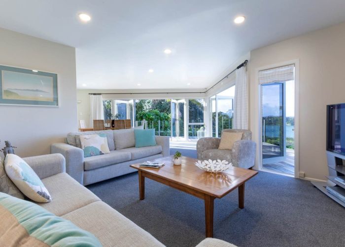  at 30 Arama Avenue, Titirangi, Waitakere City, Auckland