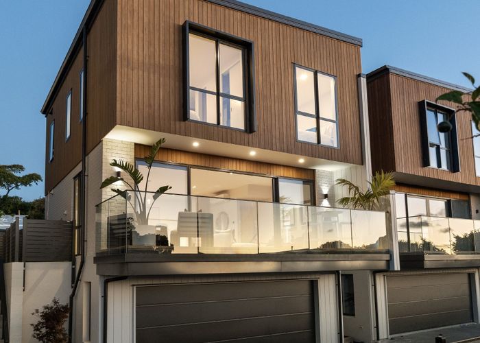  at 2/30 Grange Road, Mount Eden, Auckland City, Auckland