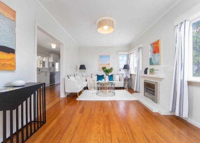  at 16 Cliff View Drive, Green Bay, Waitakere City, Auckland