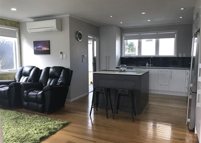 at 10 Carbine Road, Mount Wellington, Auckland