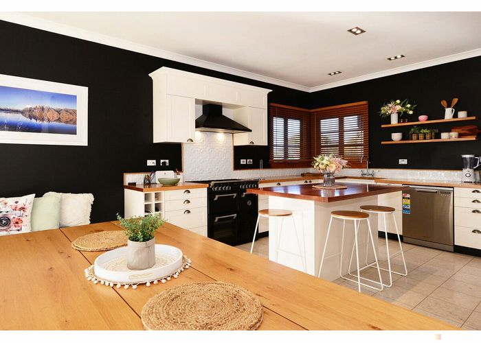  at 17 Thackeray Street, Saint Andrews, Waimate, Canterbury