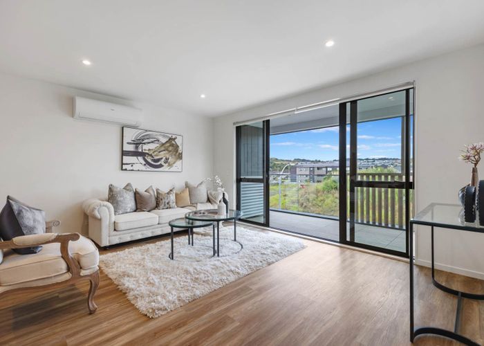  at 201/3 Dishys Road, Flat Bush, Manukau City, Auckland