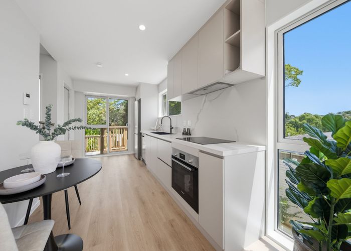  at 8/186 Forrest Hill Road, Forrest Hill, North Shore City, Auckland