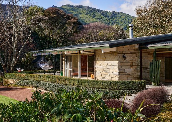 Free property data for 462 Te Moana Road, Waikanae homes.co.nz