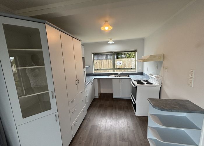  at 6A Dawnhaven Drive, Te Atatu Peninsula, Waitakere City, Auckland