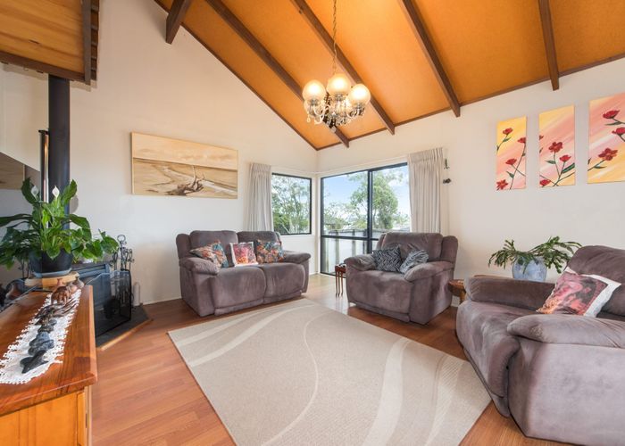  at 16 Woodhouse Place, West Harbour, Auckland