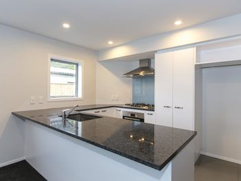  at 2/121 Muritai Road, Eastbourne, Lower Hutt