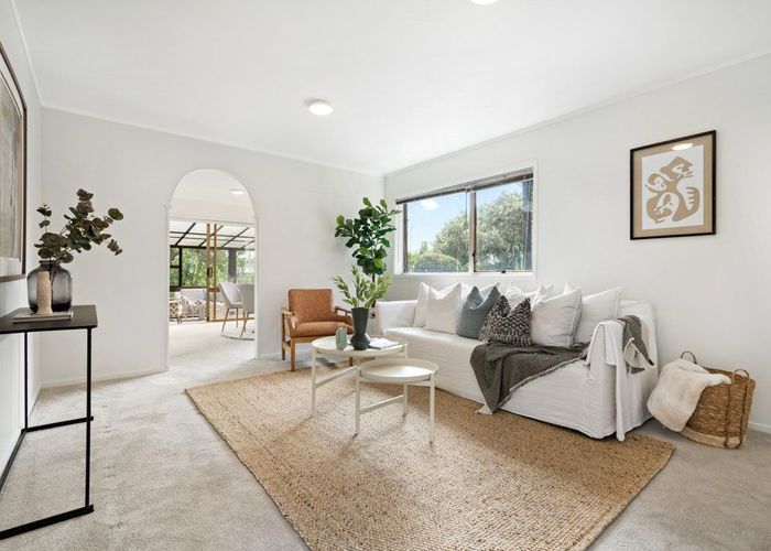  at 1/12 Hollyhock Place, Browns Bay, Auckland
