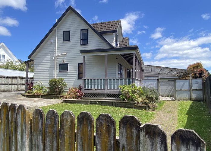  at 56 De Quincey Terrace, Highland Park, Auckland