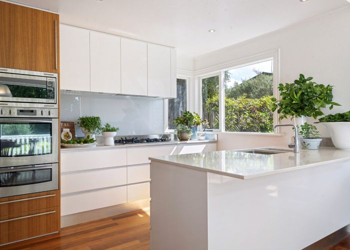  at 6 Glade Place, Birkenhead, North Shore City, Auckland