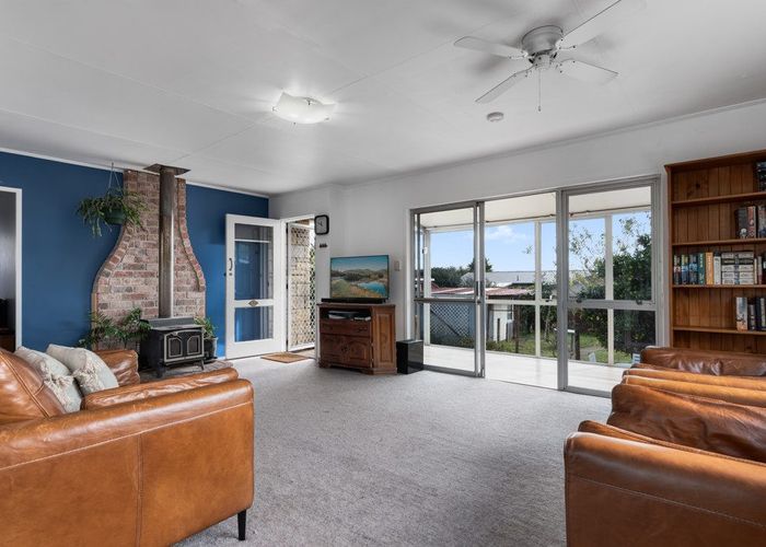  at 8 Dingadee Street, Welcome Bay, Tauranga, Bay Of Plenty