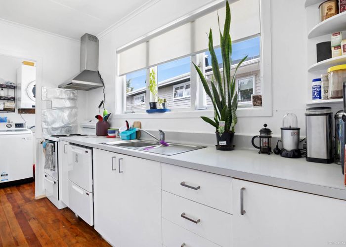  at 11 Dickey Street, New Windsor, Auckland