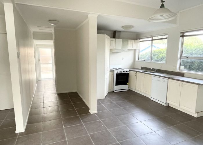  at 2/13 Holly St, Avondale, Auckland City, Auckland