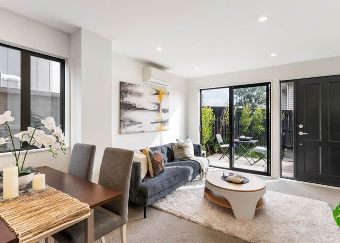  at 329 E Rangatira Road, Beach Haven, North Shore City, Auckland