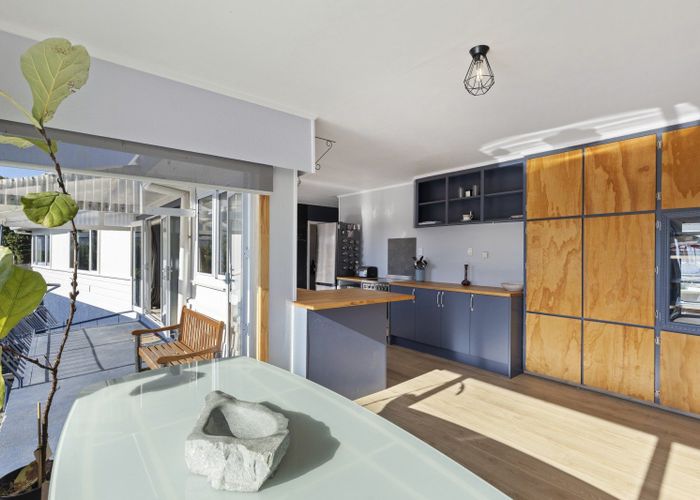  at 52 Queens Road, Glen Avon, New Plymouth, Taranaki
