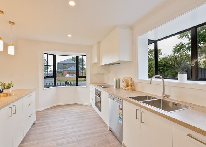  at 51 Laing Crescent, Heathcote, Christchurch City, Canterbury