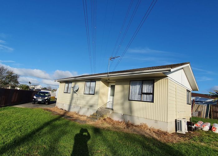  at 13 Darnell Crescent, Clover Park, Auckland