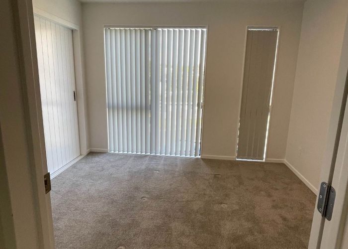  at 2/7 Cedar Heights Avenue, Massey, Waitakere City, Auckland