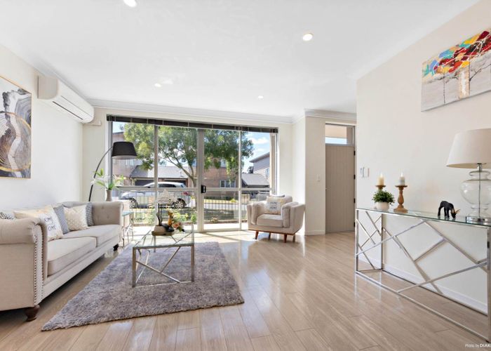  at 23 Manchester Drive, Flat Bush, Auckland