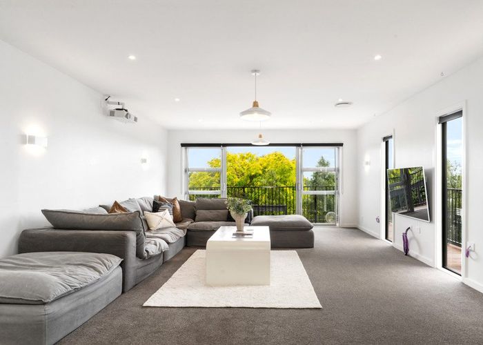  at 6 Roseneath Place, Cashmere, Christchurch City, Canterbury