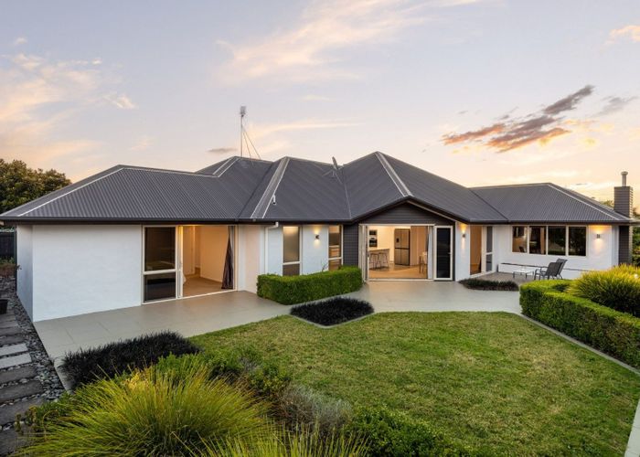  at 51 St James Drive, Huntington, Hamilton