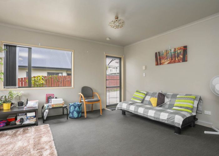  at 1/68 Panorama Road, Mount Wellington, Auckland City, Auckland