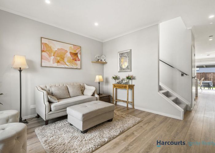  at 7 Samuel Cassidy Avenue, Swanson, Waitakere City, Auckland
