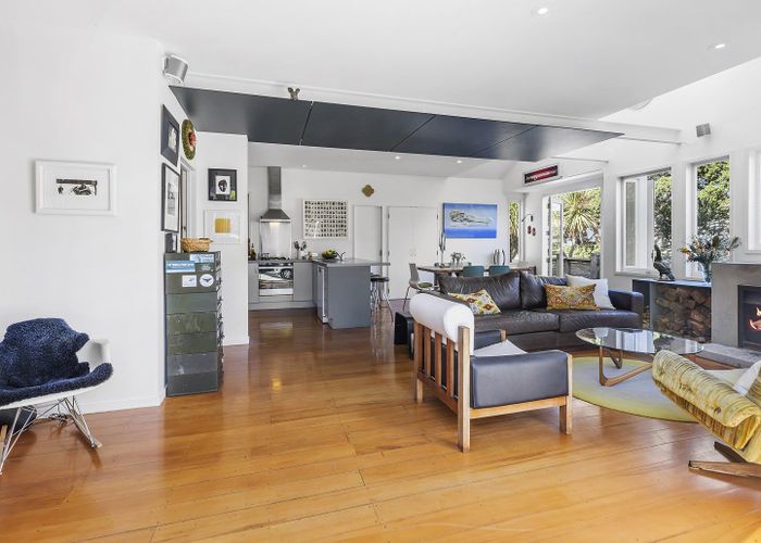  at 16 Beach Street, Island Bay, Wellington