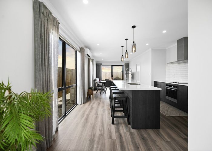  at 2/10 Bourn Heath Drive, Rototuna, Hamilton, Waikato