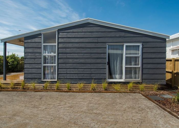  at 4 Gloucester Road, Mount Maunganui