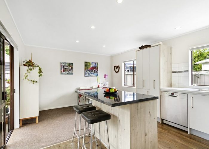  at 2/44 Randwick Cres, Moera, Lower Hutt, Wellington