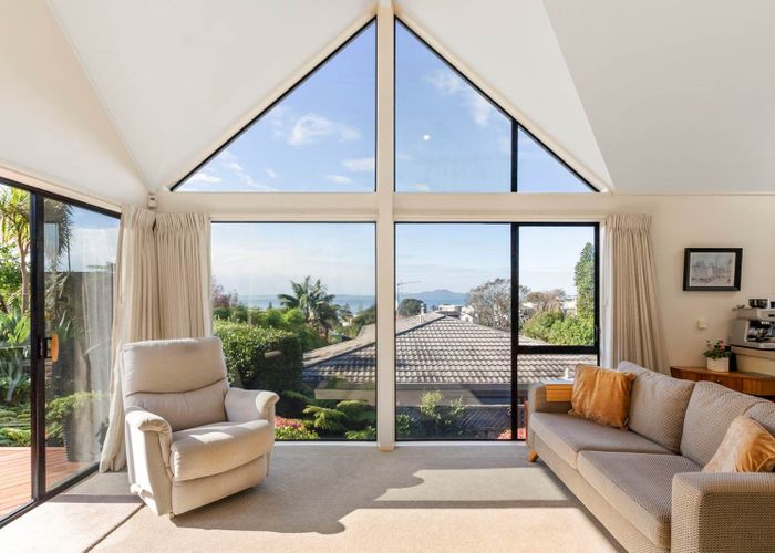  at 2/4 Oban Road, Browns Bay, North Shore City, Auckland