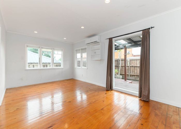  at 70 Hobsonville Road, West Harbour, Waitakere City, Auckland