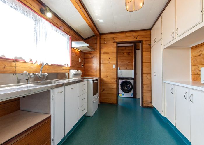  at 1/76 Roberts Road, Te Atatū South, Auckland