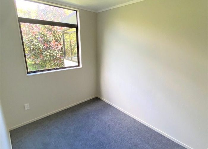  at 2/24 Barberton Terrace, Papakura, Papakura, Auckland
