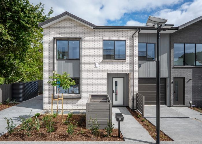  at 22 Wakaturia Way, Glenfield, North Shore City, Auckland