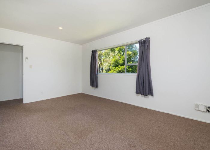  at 3 Regal Place, Forrest Hill, Auckland