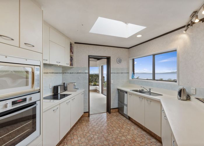  at 31 Ridge Road, Waiake, Auckland