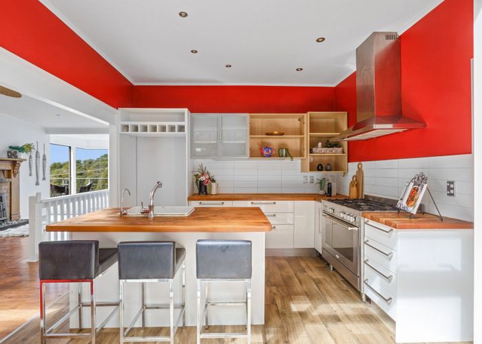  at 41 Laingholm Drive, Laingholm, Auckland
